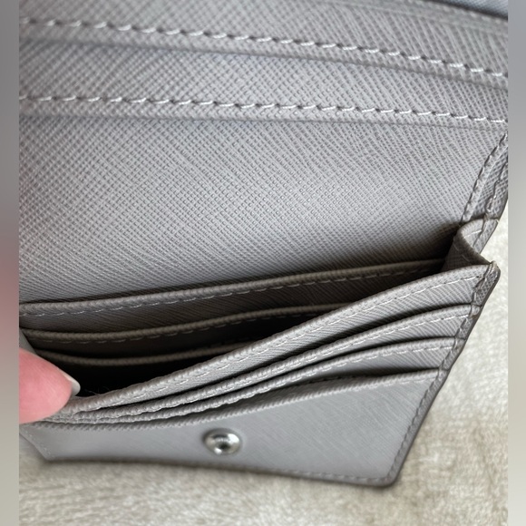 Michael Kors Montgomery Carryall Card Case/Wallet - Picture 3 of 8